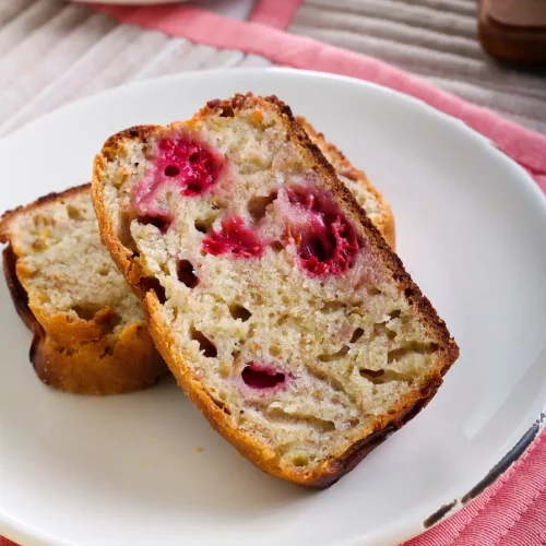 Bananenbrot mit Himbeeren ohne Zucker