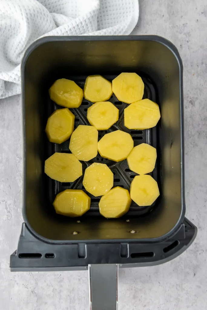 Ofenkartoffeln in der Heißluftfritteuse Zubereitung